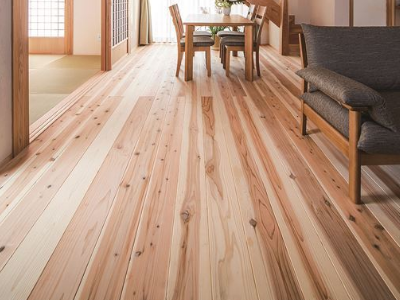 温かく感触の良い杉の無垢床